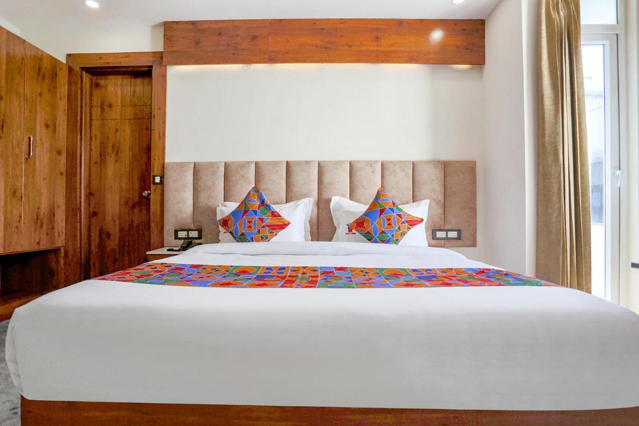 FabHotel Golf inn Gurgaon Exterior foto