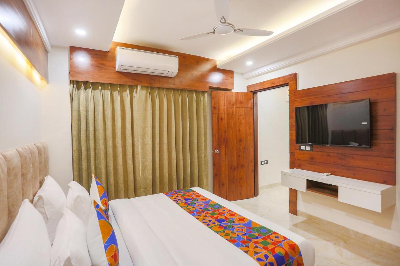 FabHotel Golf inn Gurgaon Exterior foto
